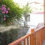 Kostas Ii شقة