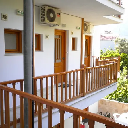Kostas Ii Апартаменты *
