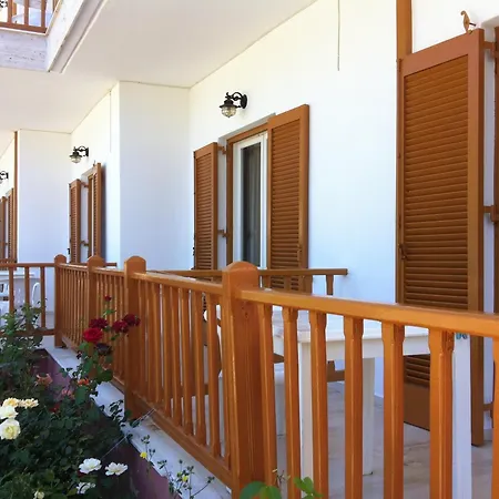 Kostas Ii Apartament *